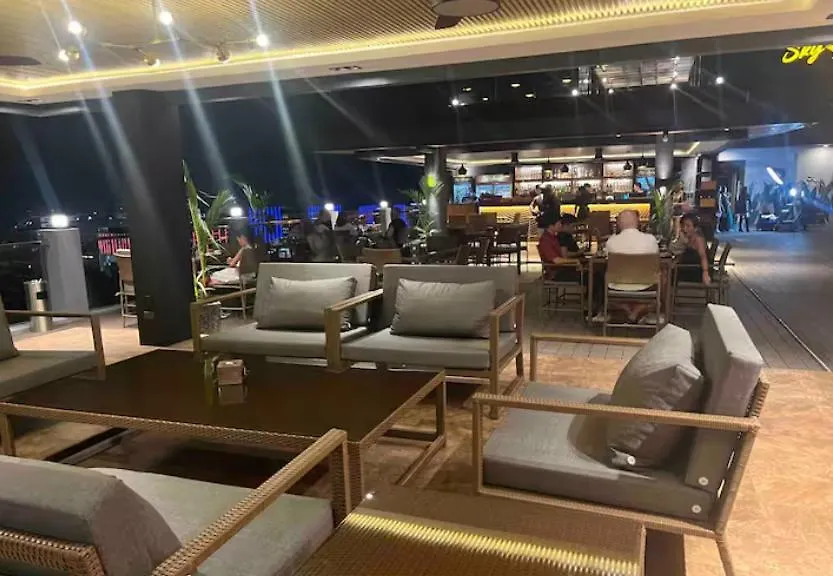 1124 Lagrande2 11Floor Rooftop Swiming Angeles Walking Street Philippines